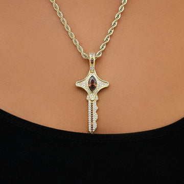 Iced Star Key Pendant in Yellow Gold
