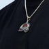 Colgante con el logo oficial de la NHL de los Colorado Avalanche en oro blanco