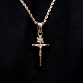 Crucifix Pendant + 2MM Rope Chain Bundle in Rose Gold