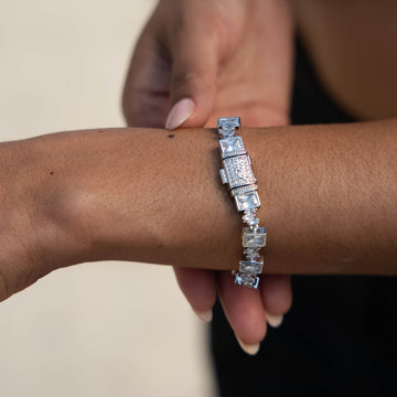 Pulsera de tenis de oro blanco con cadena de corte cuadrado y diamantes