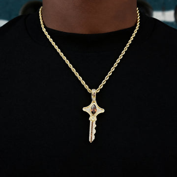 Iced Star Key Pendant in Yellow Gold