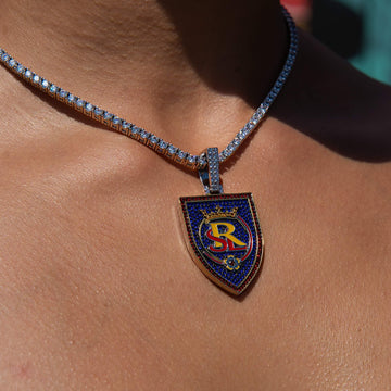Colgante oficial del logo de Real Salt Lake de la MLS en oro blanco