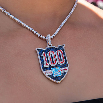 Colgante con el logo oficial del centenario de la NHL de los New York Rangers en oro blanco