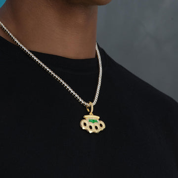 Poing Doré Pendant in Yellow Gold