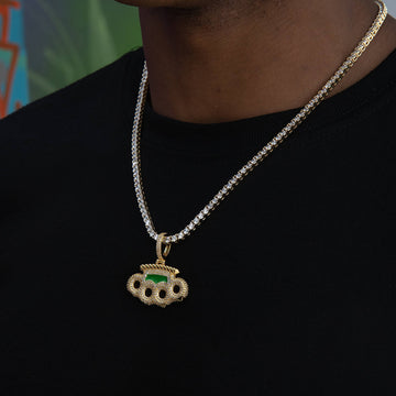 Poing Doré Pendant in Yellow Gold