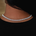 Cadena Cubana de Oro Blanco con Diamantes Engastados en Garras y Esposas Heladas
