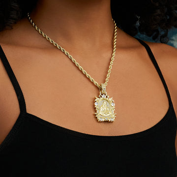 Dije de la Virgen con el Niño de estilo medieval con diamantes en oro amarillo