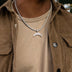 Colgante con micro logo oficial de la NFL de Los Angeles Chargers - Oro blanco