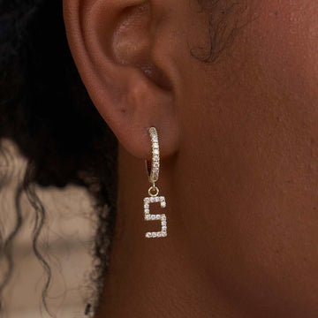 Pendientes con Números Personalizados Pavé