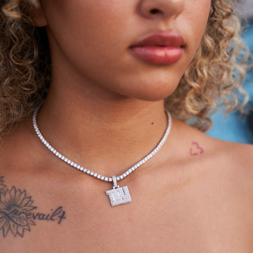 New York Giants Official NFL Micro Logo Pendant - White Gold