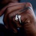 Anillo envolvente Pave Star en vermeil de oro blanco