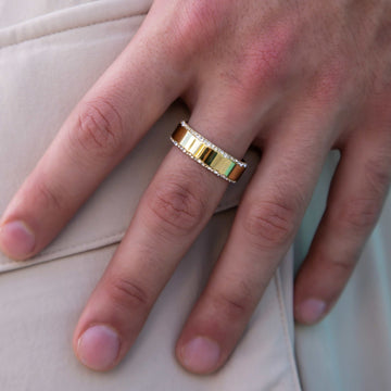 Diamond Edge Ring in Yellow Gold
