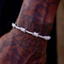Pulsera Iced Barbed Wire + Micro Diamond Prong de 6 mm en oro blanco