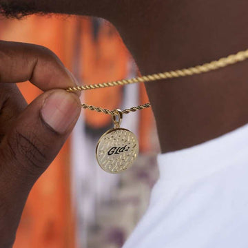 Colgante de Moneda Brújula en Oro Amarillo