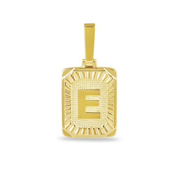 Colgante con inicial cuadrada en oro amarillo