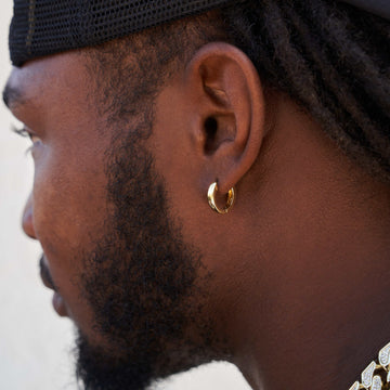 Aretes de aro redondos pulidos en oro amarillo