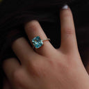 Anillo de cóctel azul