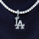 Colgante oficial de micro logotipo MLB de Los Angeles Dodgers en oro blanco